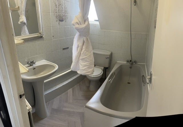Flat Cricklewood Broadway in Greater London