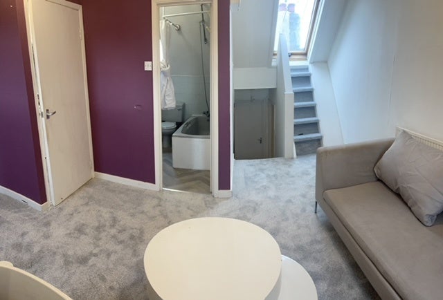 Flat Cricklewood Broadway in Greater London