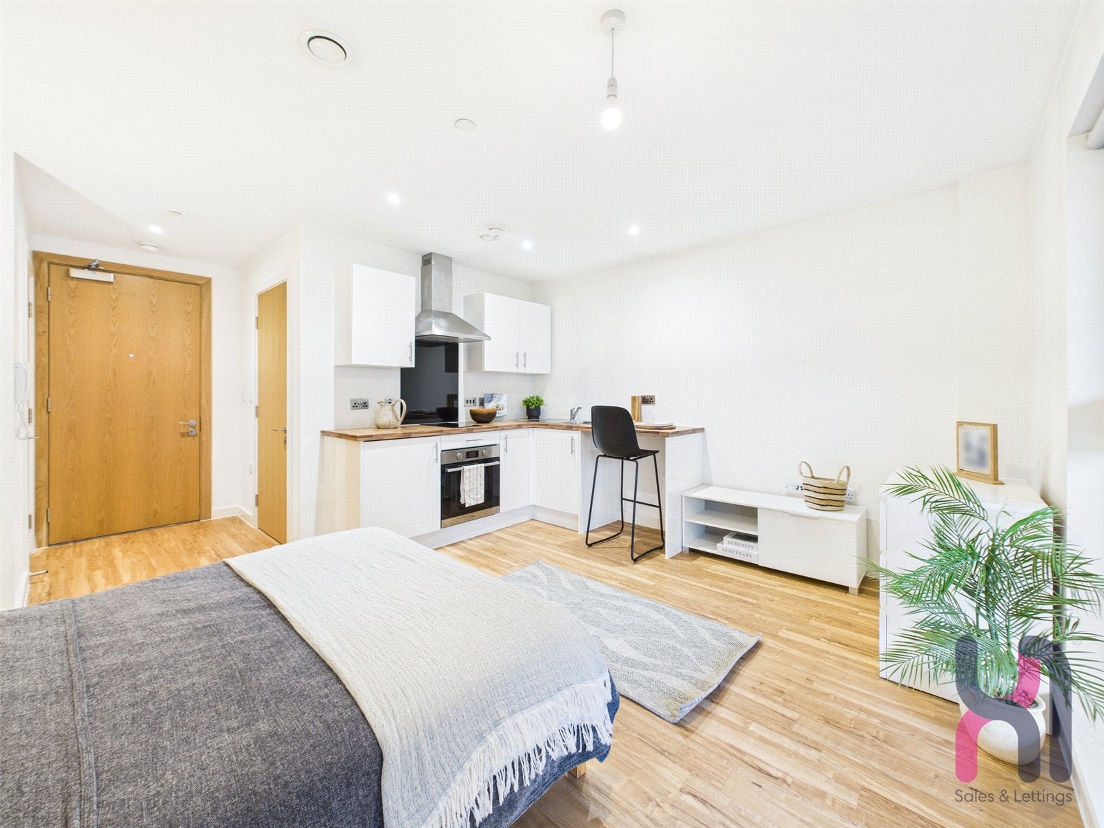 Flat Pomona Strand in Trafford