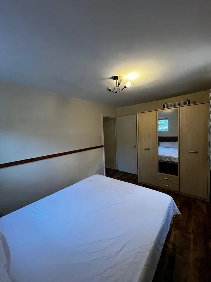 Flat Athol Square in Greater London