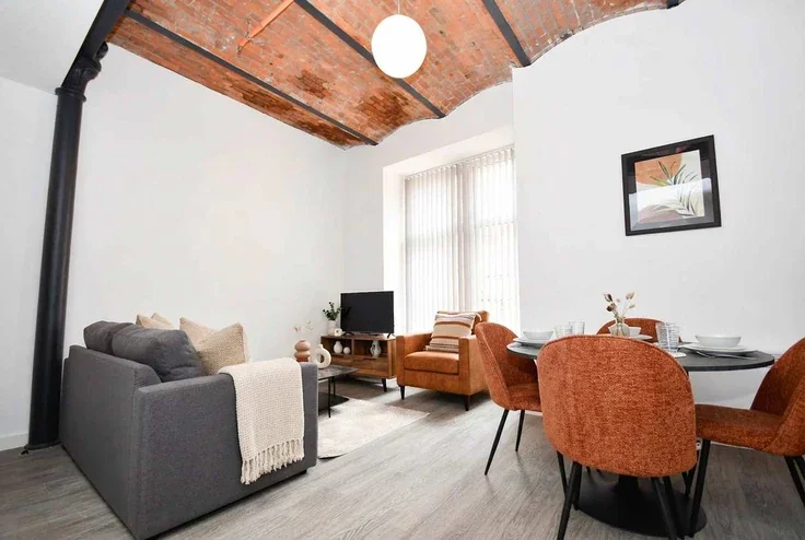 Flat Lower Vickers Street in Manchester