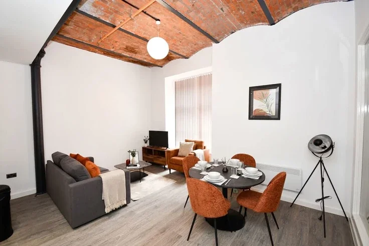 Flat Lower Vickers Street in Manchester