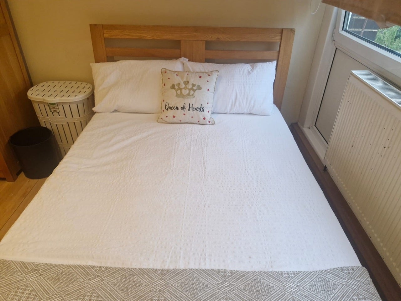 Room Rayner's Road in Greater London
