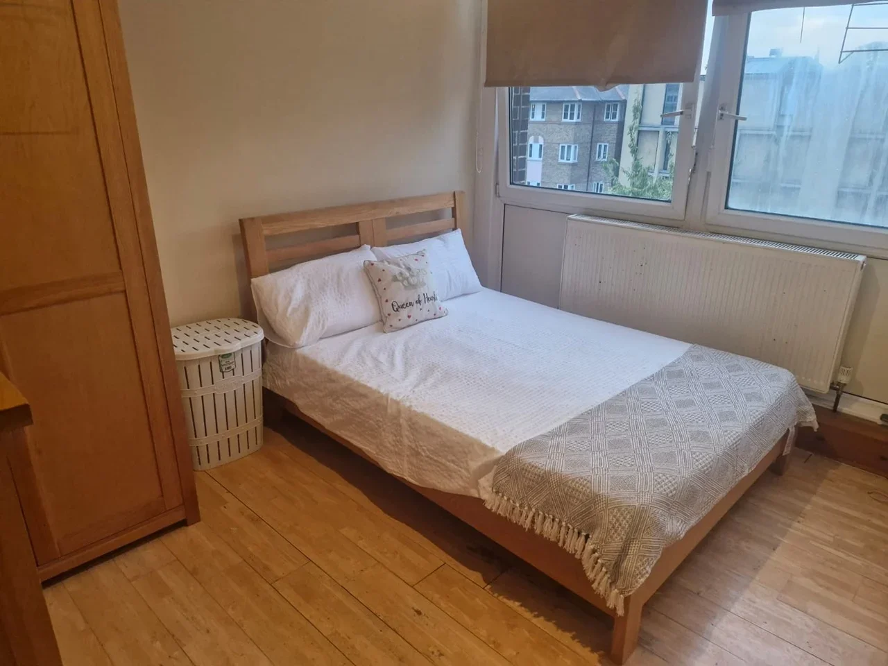 Room Rayner's Road in Greater London
