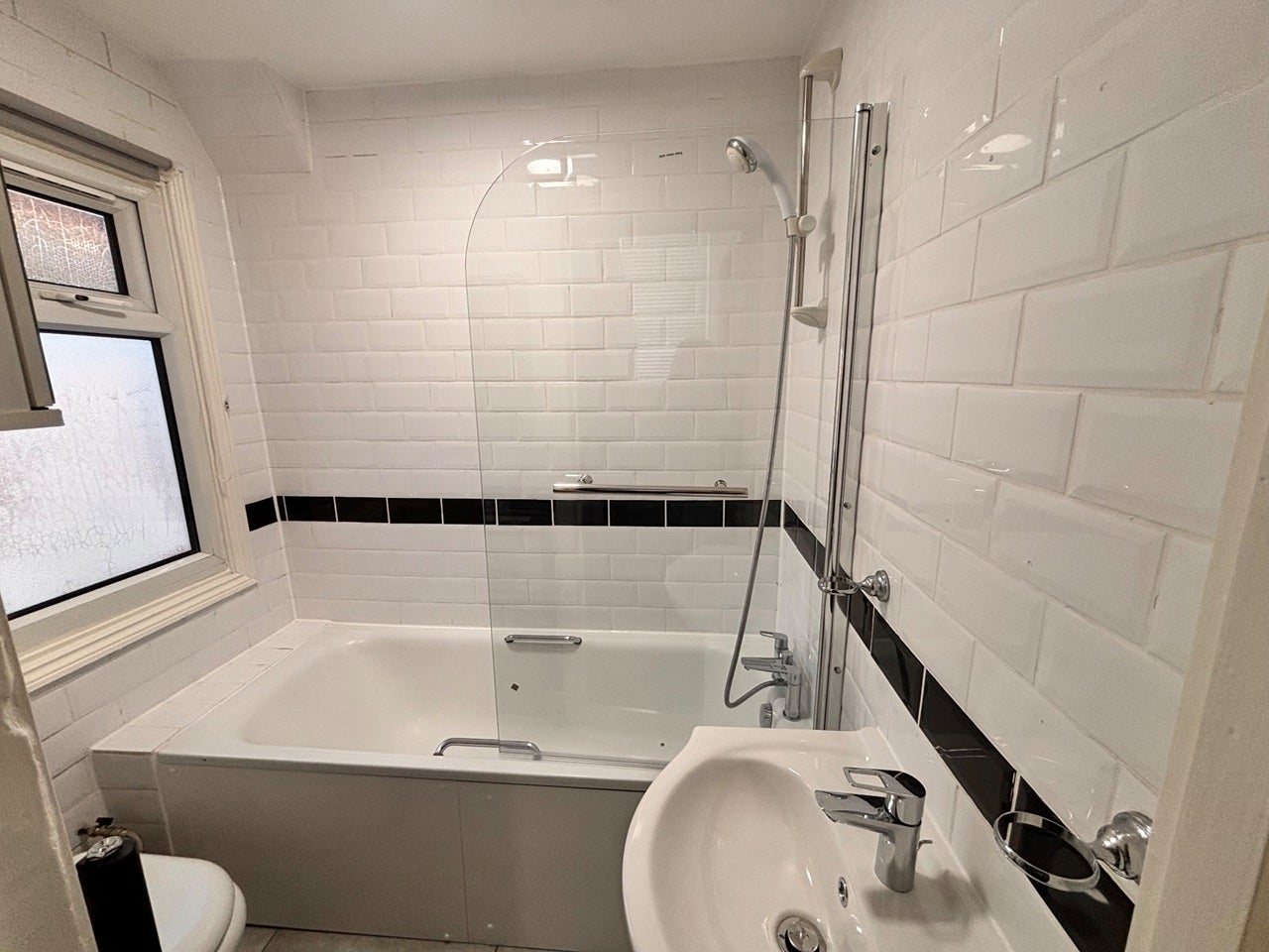 Room Cargill Road in Greater London