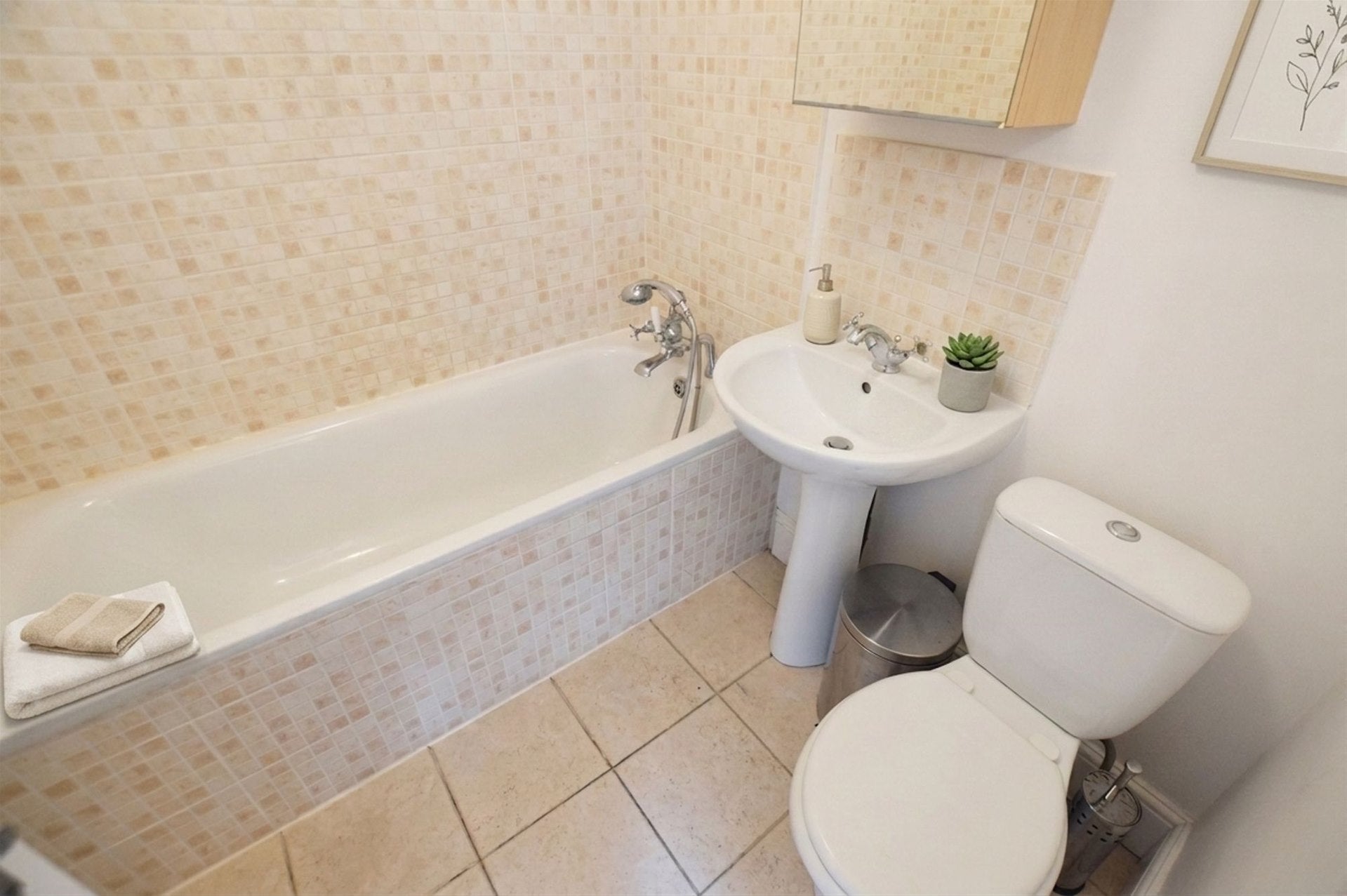Flat Glengall Road in Greater London