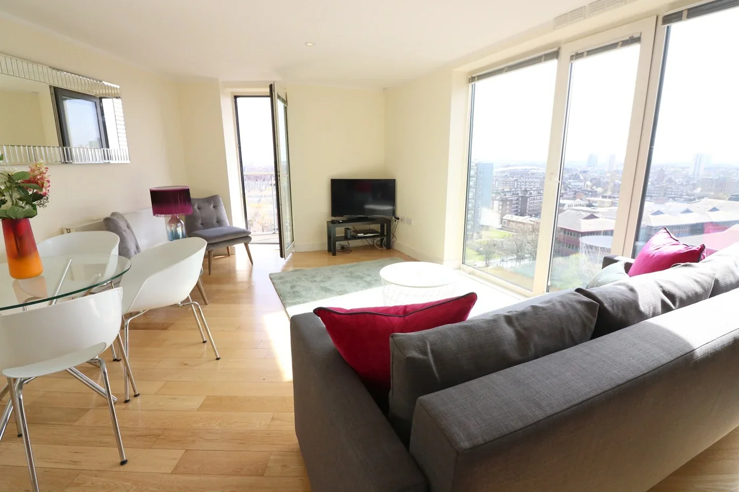 Flat Salamanca Place in Greater London