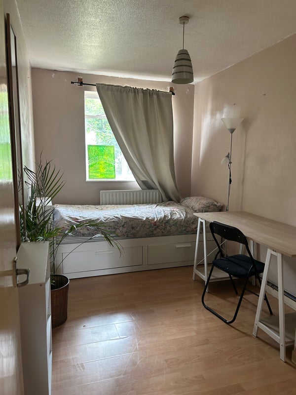 Room Headlam Road in Greater London