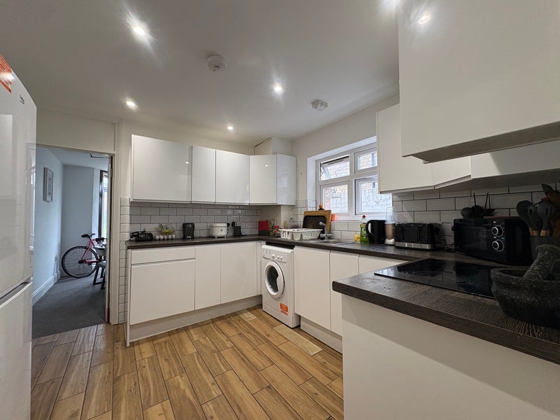 Room Durban Road in Greater London