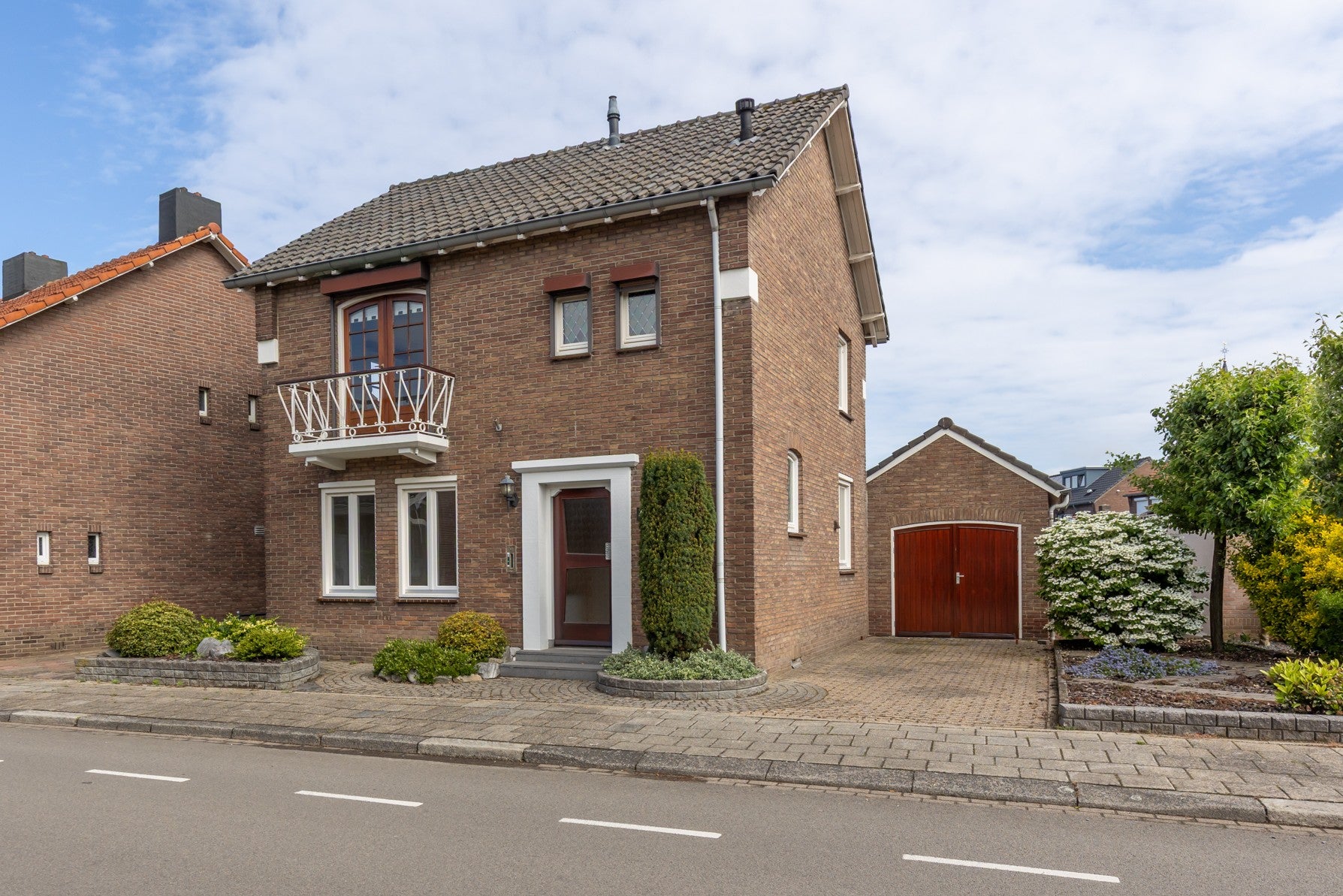 Huis Raadhuisstraat 47 in Grevenbicht