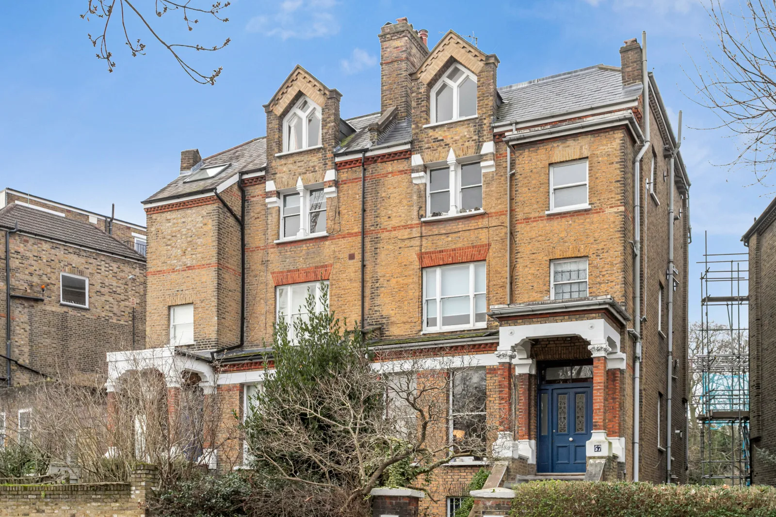 Flat Carleton Road in Greater London
