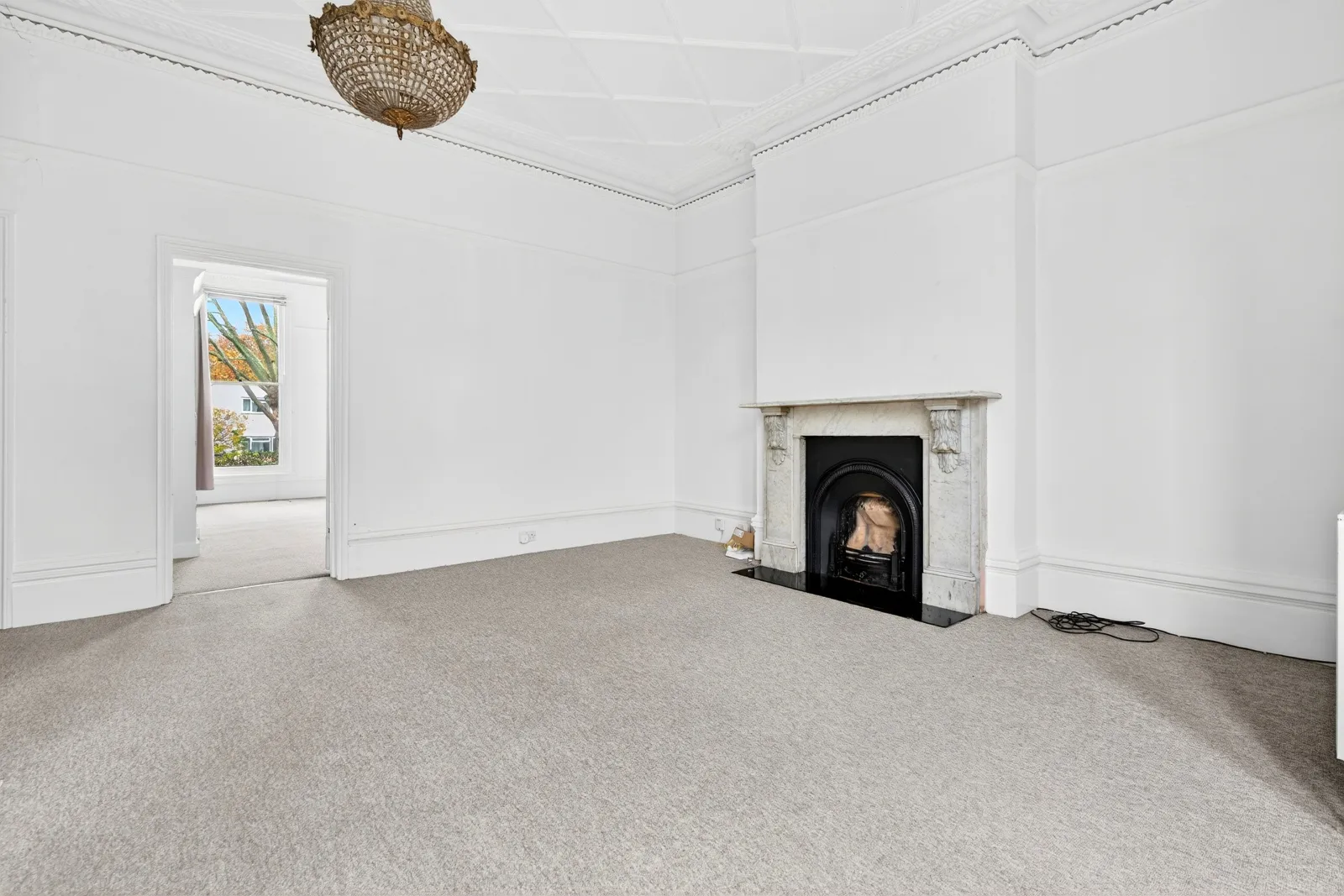 Flat Carleton Road in Greater London