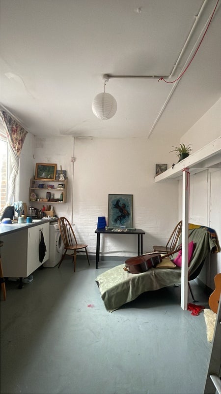 Room Wapping High Street in Greater London