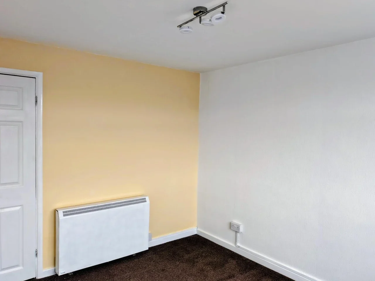Flat Crathie Close in Coventry