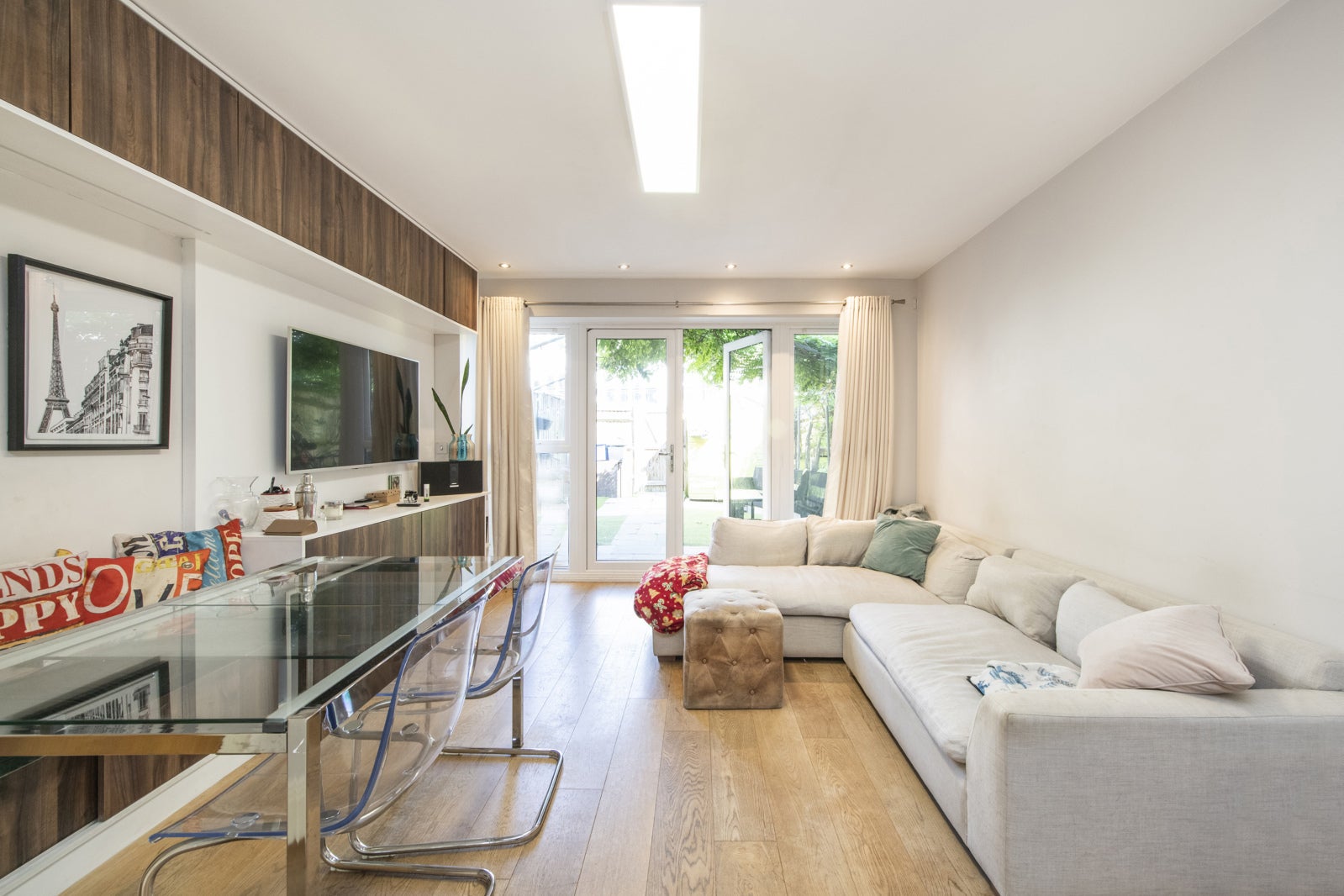 House Williams Lane in Greater London