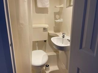 Room Fulham Palace Road in Greater London