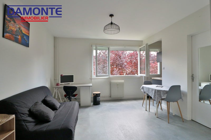 Chambre Boulevard de Dijon à Saint-Julien-les-Villas