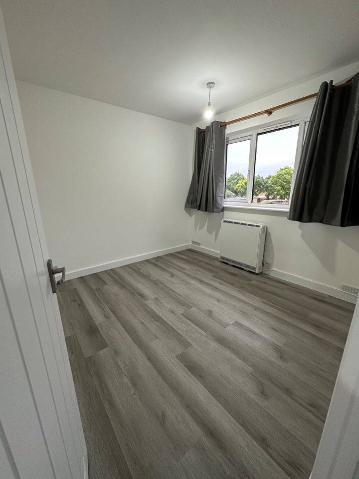 Flat Rowle Close in Milton Keynes