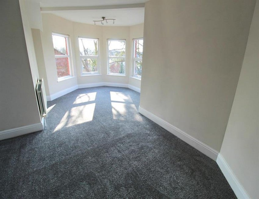 Flat Mauldeth Road in Cheadle