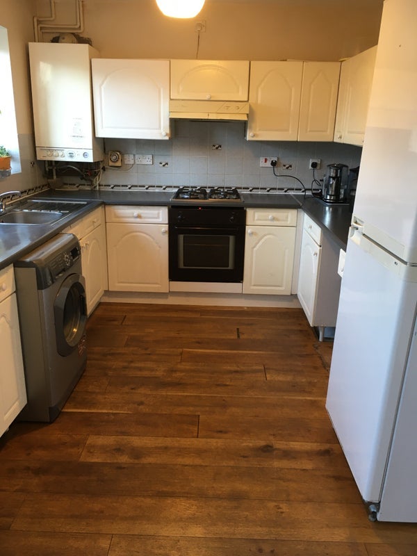 Room Plattbrook Close in Manchester