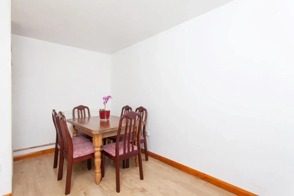 Room Lensbury Way in Greater London