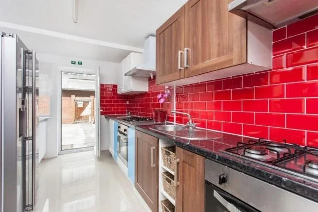 Room Lensbury Way in Greater London