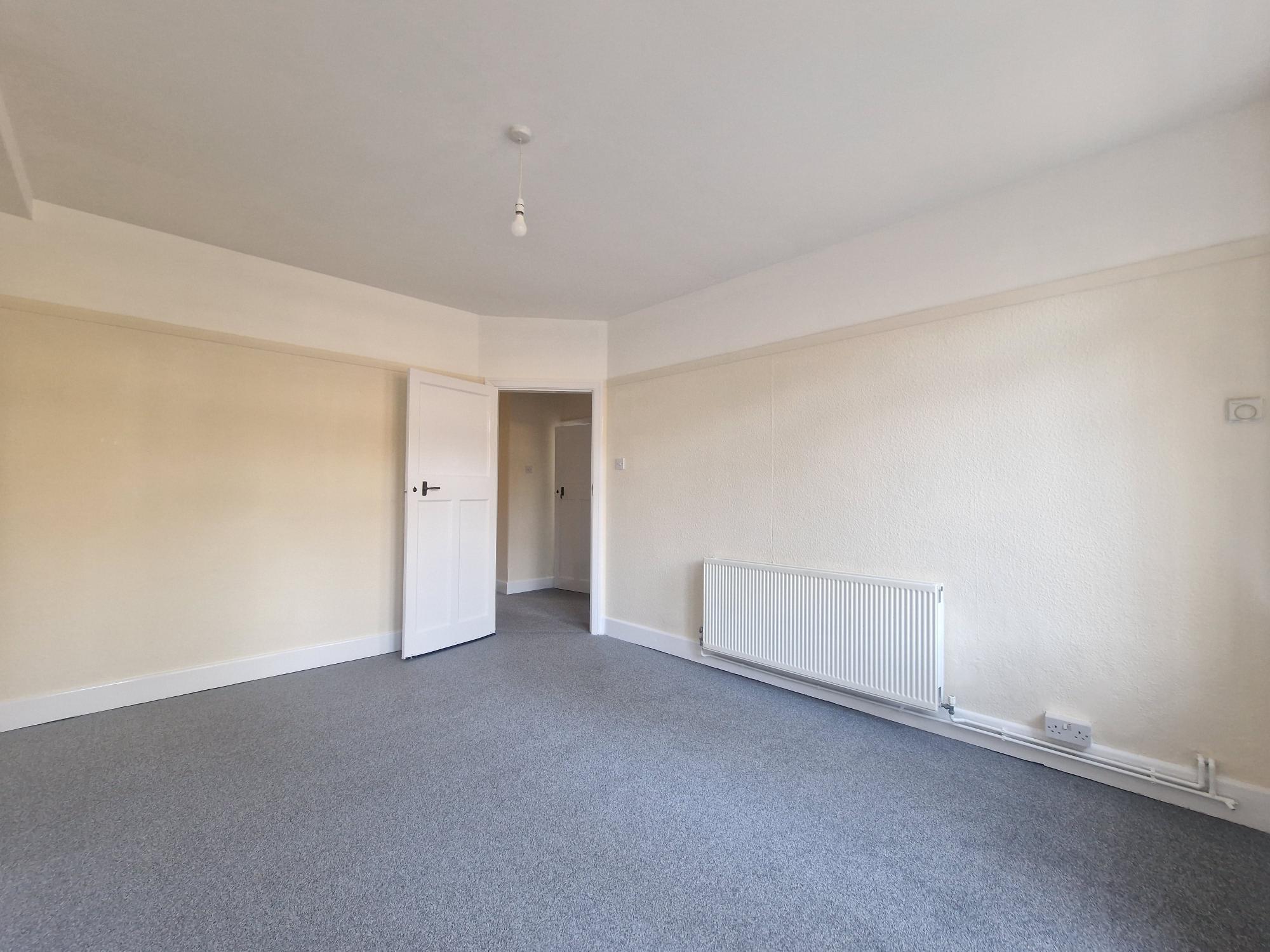 Flat Seagarth Lane in Southampton