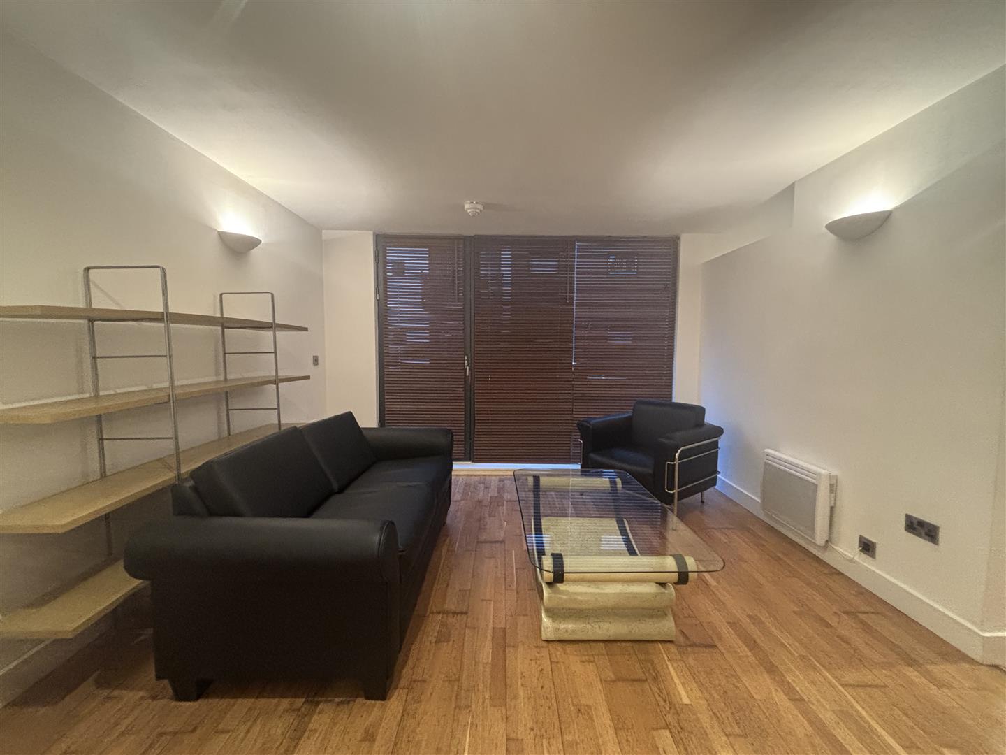 Flat IONA WAY in Urmston