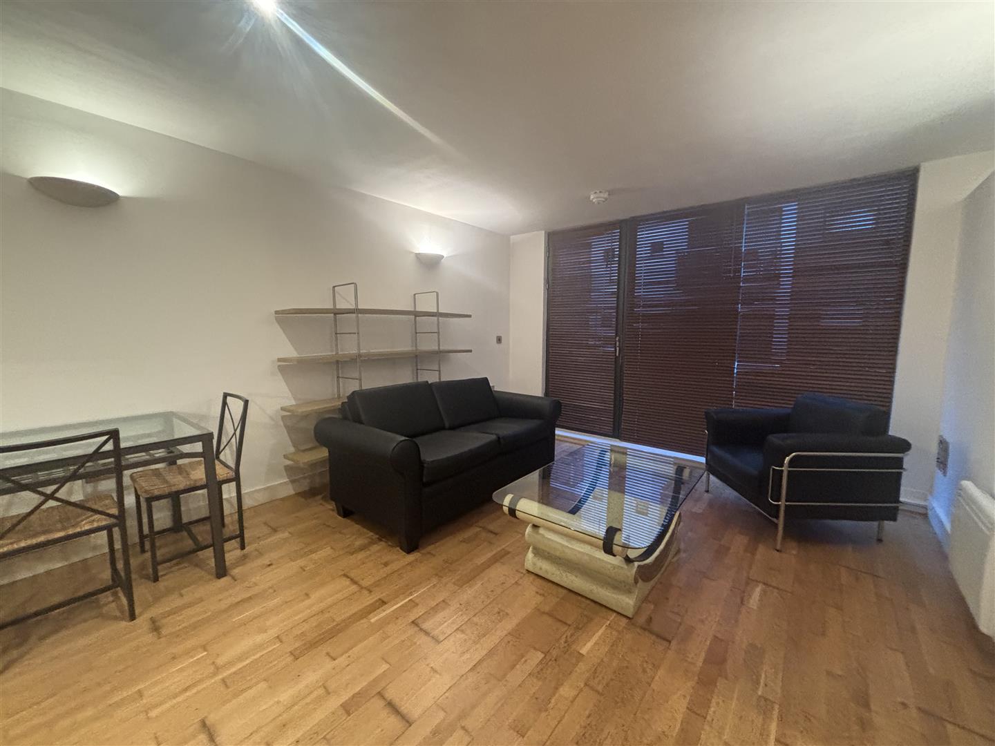 Flat IONA WAY in Urmston