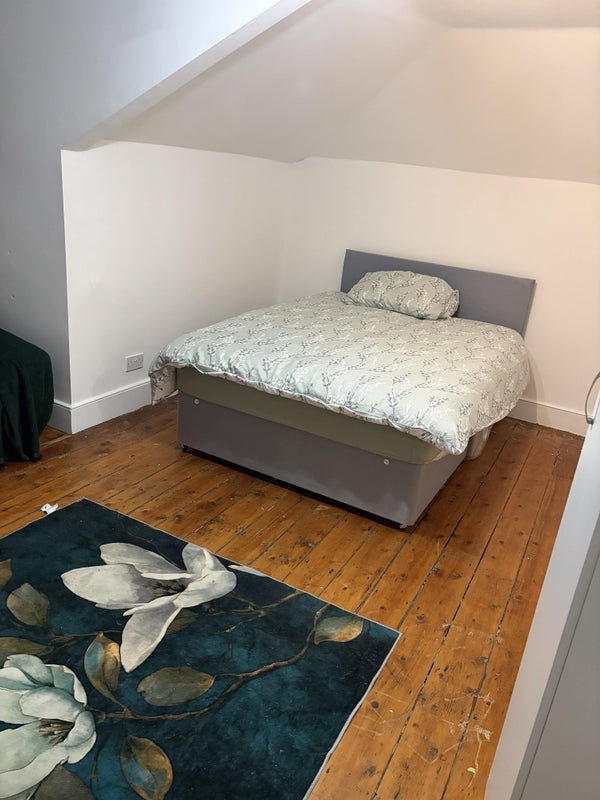 Room Kirkton Road in Greater London