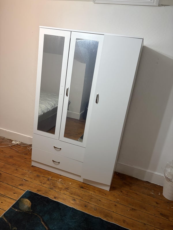 Room Kirkton Road in Greater London