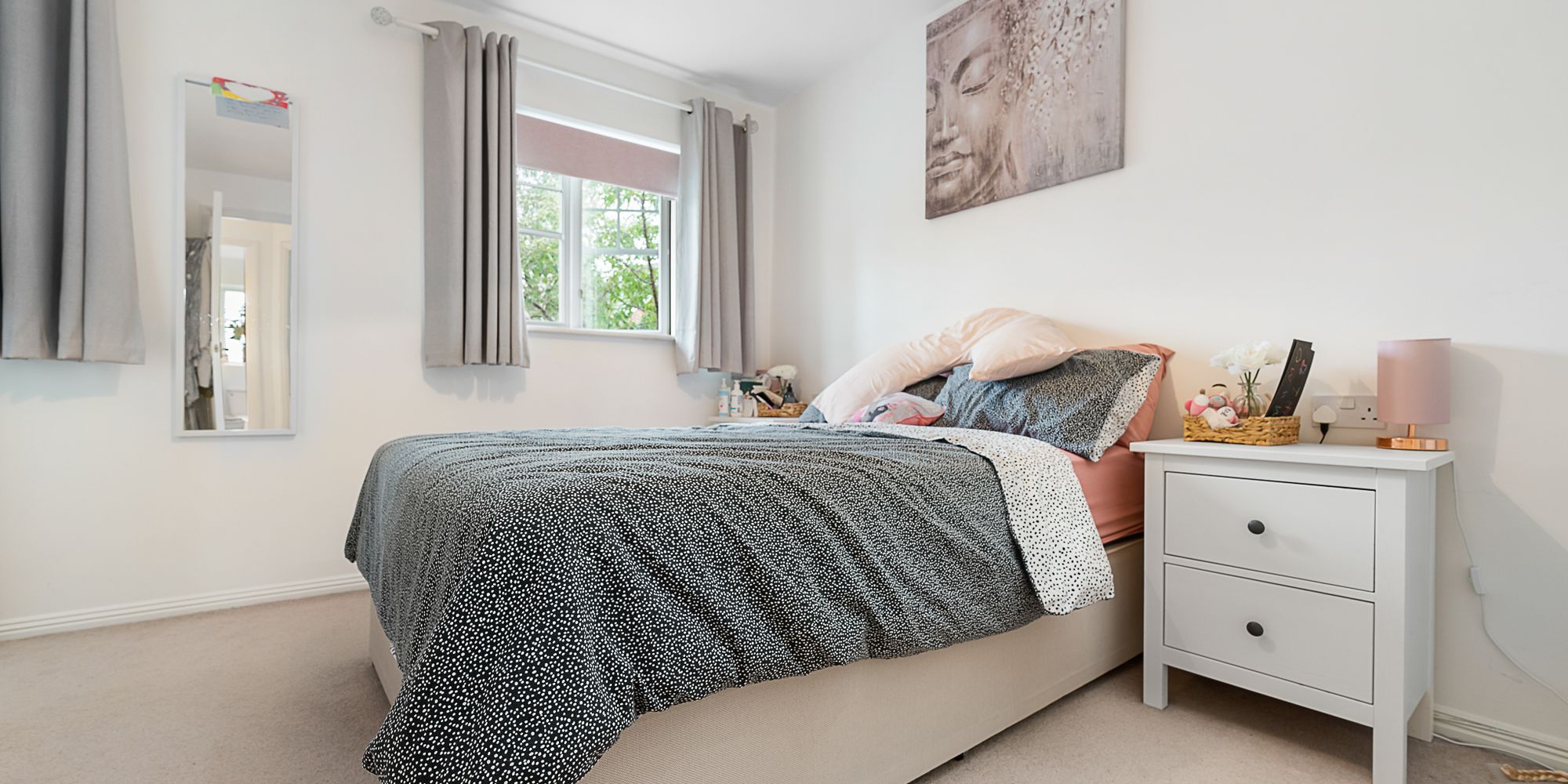 Flat Wicklow Close in Cardiff
