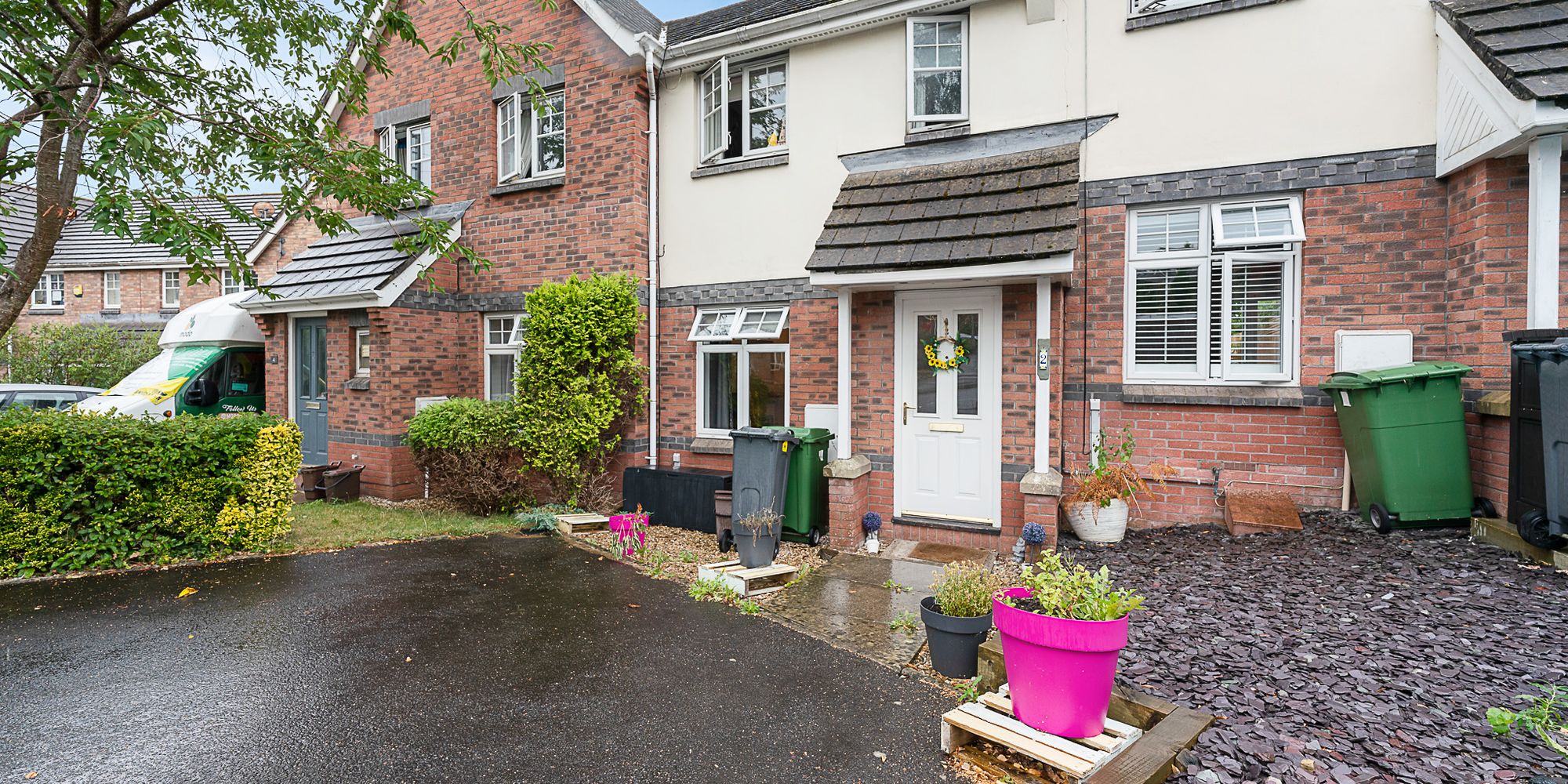 Flat Wicklow Close in Cardiff