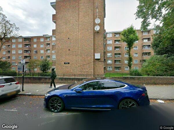 Room Boundary Road in Greater London