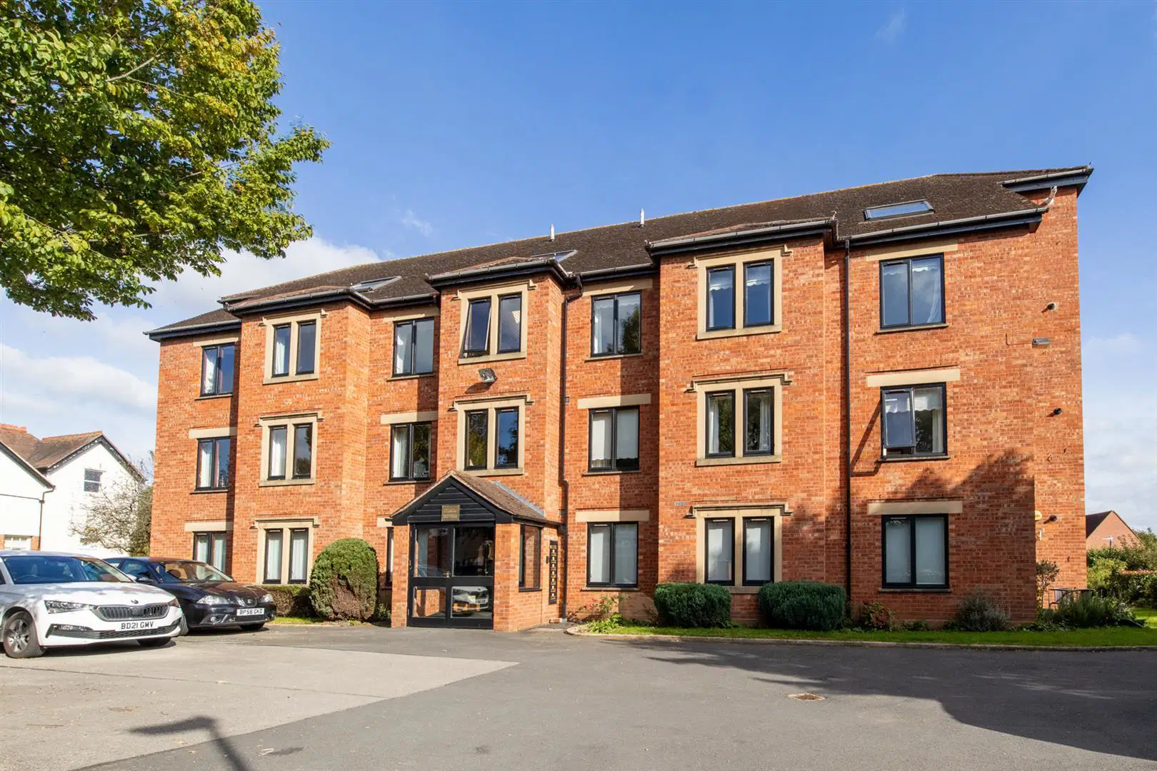 Flat Priory Road in Kenilworth