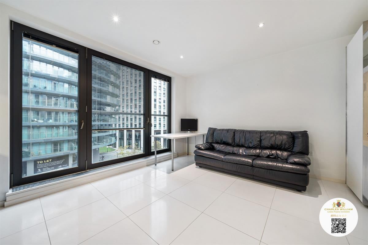 Flat Alexia Square in Greater London