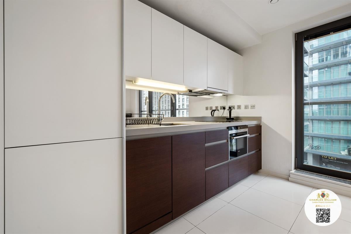 Flat Alexia Square in Greater London