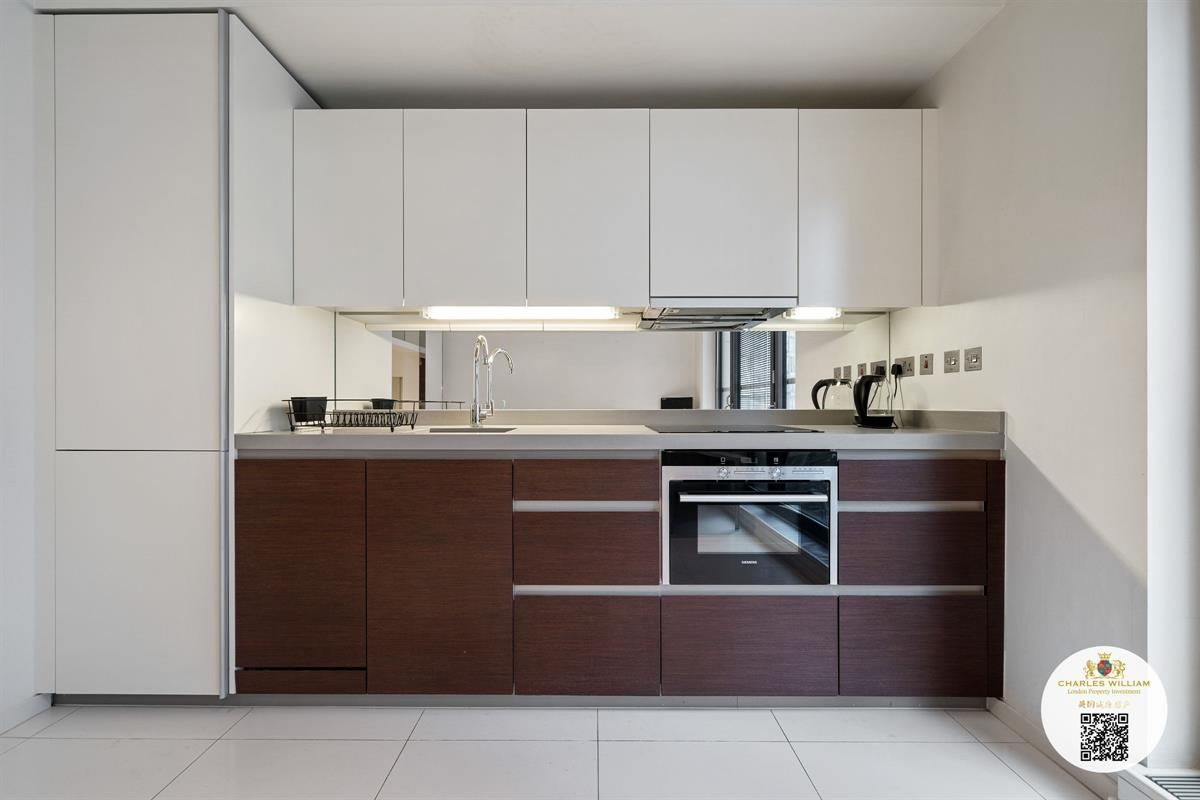 Flat Alexia Square in Greater London