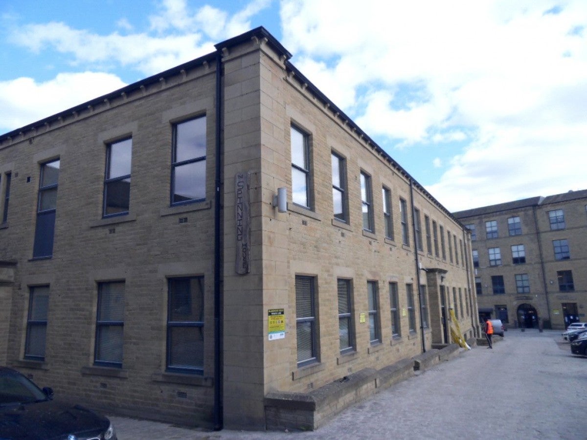 Flat Blakeridge Lane in Kirklees