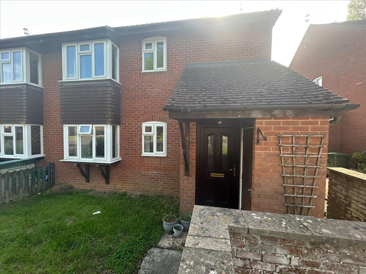 Flat Cromwell Close in Vale of White Horse