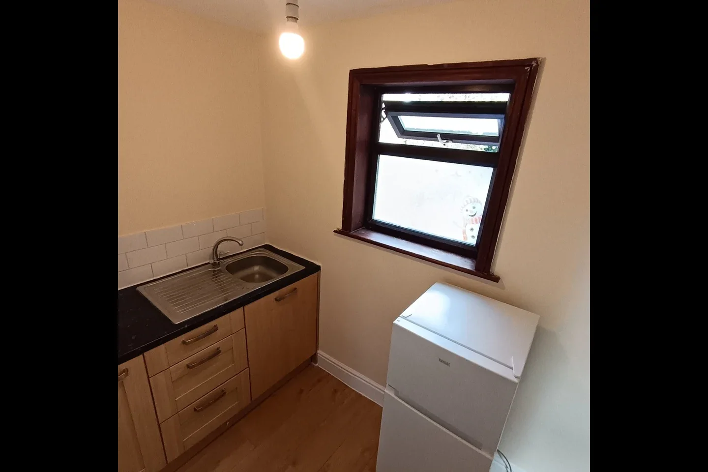 Flat Dacres Road in Greater London