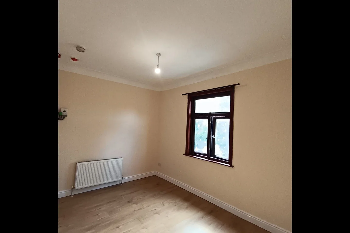 Flat Dacres Road in Greater London