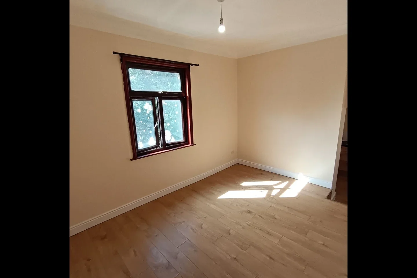 Flat Dacres Road in Greater London