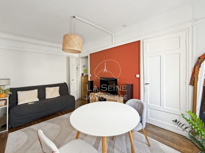 Appartement Rue des Tournelles à Paris