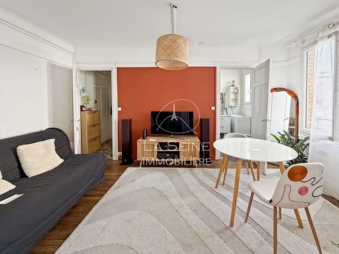 Appartement Rue des Tournelles à Paris