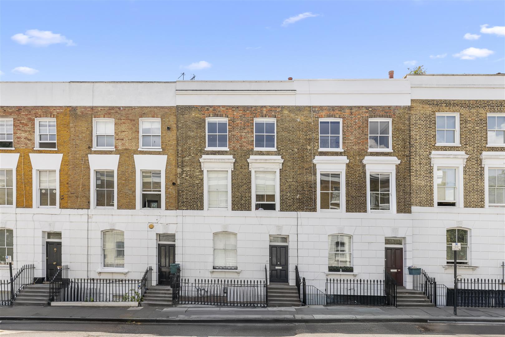 Flat Packington Street in Greater London