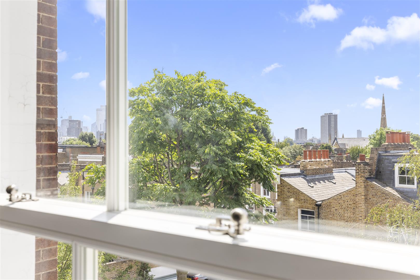 Flat Packington Street in Greater London