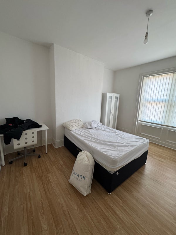 Flat Dilston Road in Newcastle upon Tyne