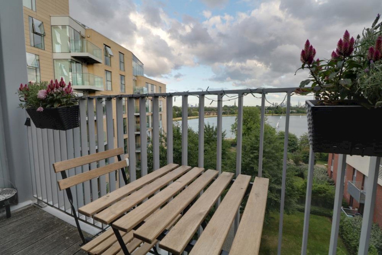 Flat Goodchild Road in London