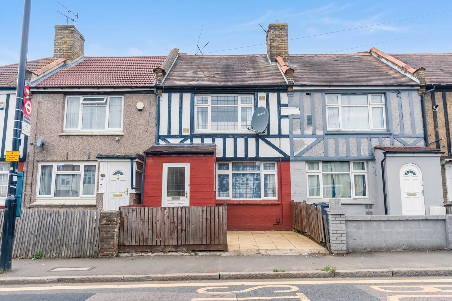House Vicarage Farm Road in Greater London